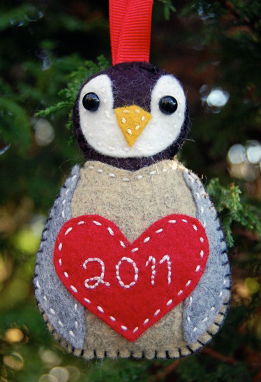 “Little Chick” Baby’s 1st Christmas Felt Penguin Ornament (Tutorial)