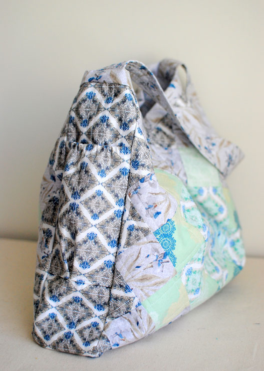 The Fabric Makes the Bag: the Lucy hobo - Clover & Violet